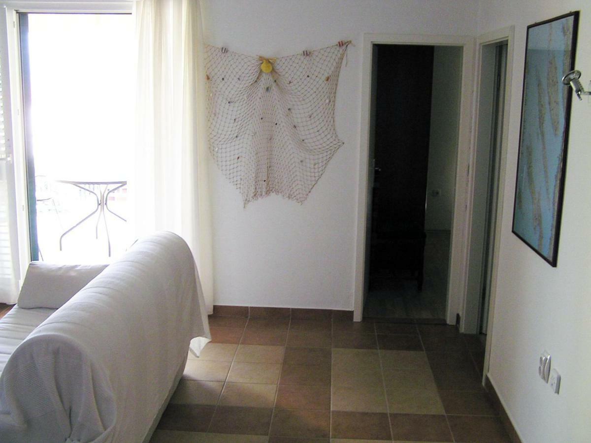 Duće Maglic Apartment מראה חיצוני תמונה