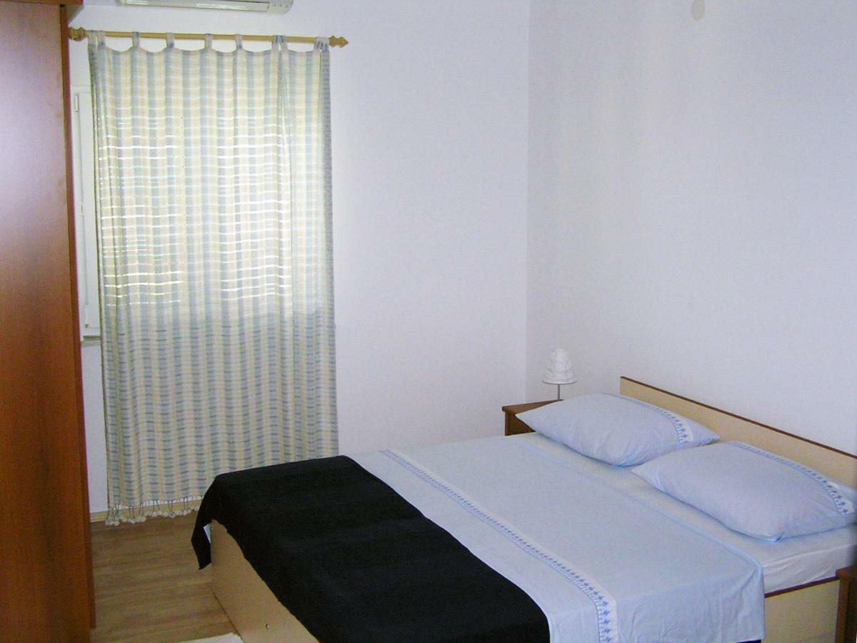 Duće Maglic Apartment מראה חיצוני תמונה